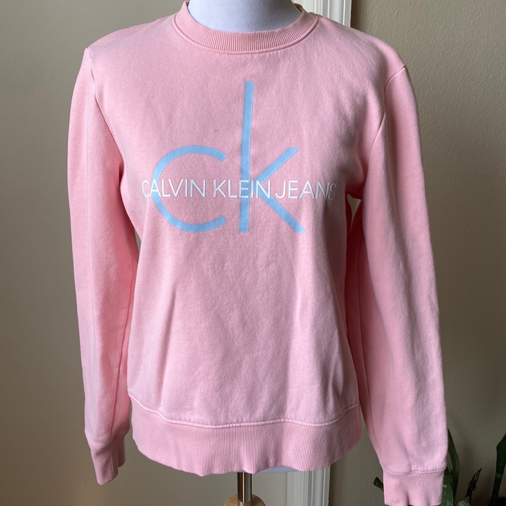 FINALE SALE Pink Calvin Klein pullover sweater